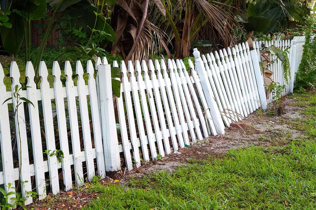 How to Address a Leaning Fence: Tips and Solutions from a Local Fencing Company